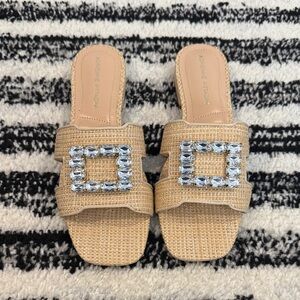 Adrienne Vittadini Beige Sandals with Silver Embellishments size 7.5